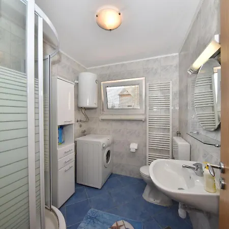 Apartment Traditional In With Garden Zadar